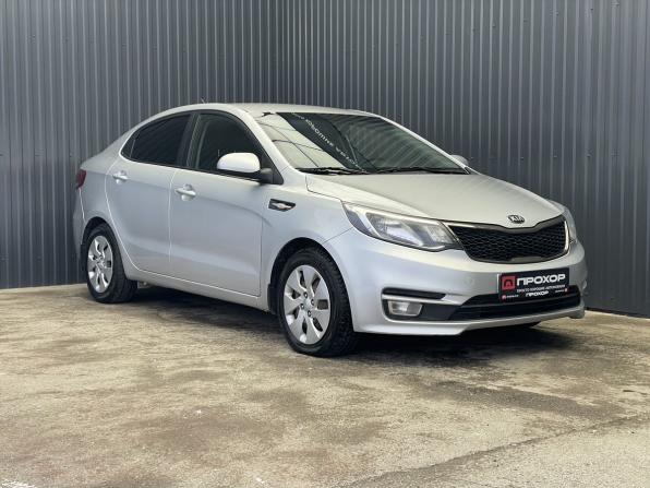 Kia Rio III Рестайлинг с пробегом 2017 года, цена 1 187 000 рублей, 96478 км, седан, Автокод Объявления