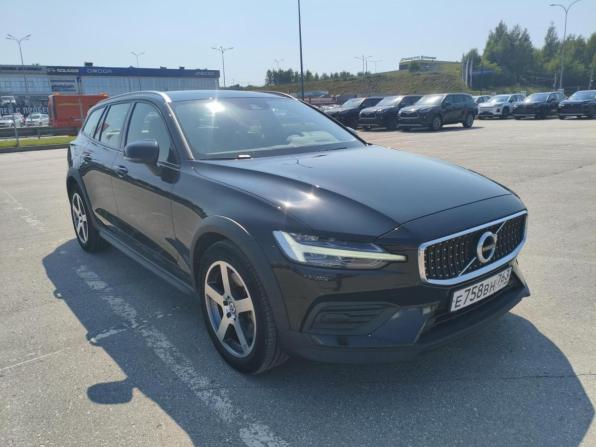 Volvo V60 Cross Country II с пробегом 2021 года, цена 3 599 000 рублей, 119000 км, универсал, Автокод Объявления