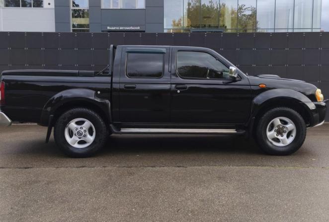 Nissan NP300 с пробегом 2012 года, цена 1 099 000 рублей, 162000 км, offers.body_type.unknown, Автокод Объявления