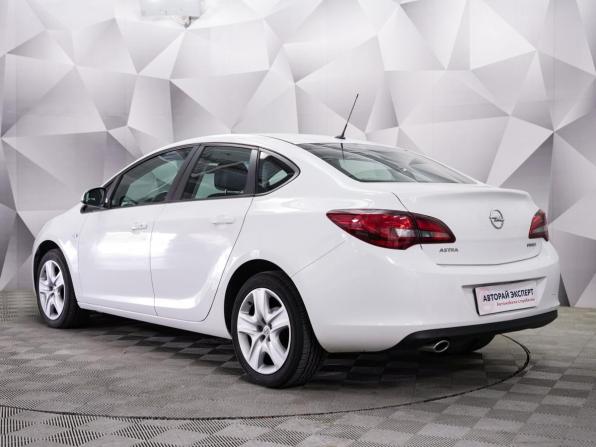 Opel Astra J Рестайлинг с пробегом 2013 года, цена 949 000 рублей, 144600 км, седан, Автокод Объявления