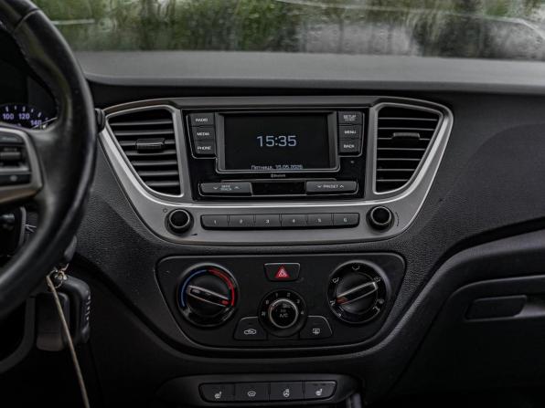 Hyundai Solaris II с пробегом 2019 года, цена 1 099 000 рублей, 179543 км, седан, Автокод Объявления