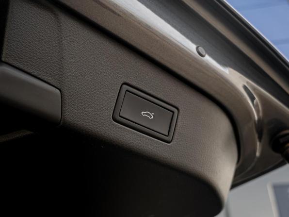 Volkswagen ID.4 с пробегом 2023 года, цена 4 525 000 рублей, 53848 км, внедорожник, Автокод Объявления