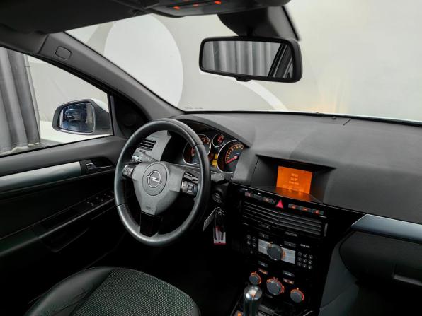 Opel Astra H Рестайлинг с пробегом 2014 года, цена 630 000 рублей, 200085 км, универсал, Автокод Объявления