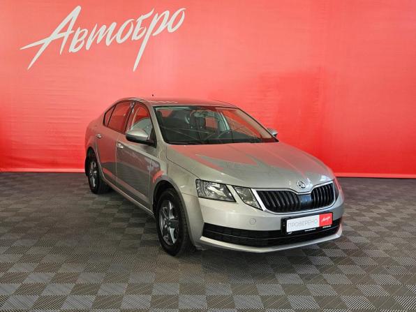 Skoda Octavia III (A7) Рестайлинг с пробегом 2017 года, цена 1 499 000 рублей, 122000 км, лифтбек, Автокод Объявления