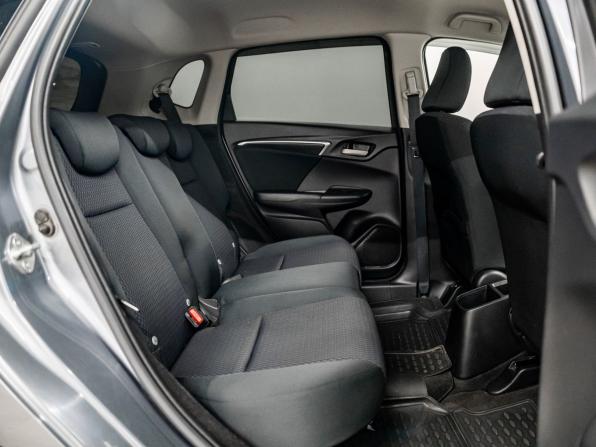 Honda Fit III Рестайлинг с пробегом 2018 года, цена 1 085 000 рублей, 117620 км, хэтчбек, Автокод Объявления