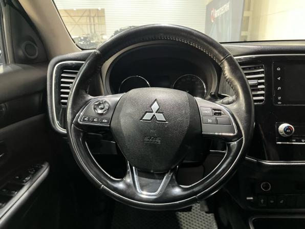 Mitsubishi Outlander III Рестайлинг 3 с пробегом 2020 года, цена 1 650 000 рублей, 168326 км, внедорожник, Автокод Объявления