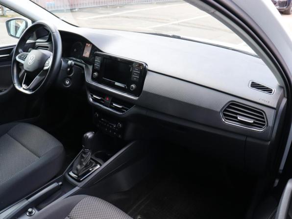 Volkswagen Polo VI с пробегом 2022 года, цена 1 865 000 рублей, 43324 км, лифтбек, Автокод Объявления