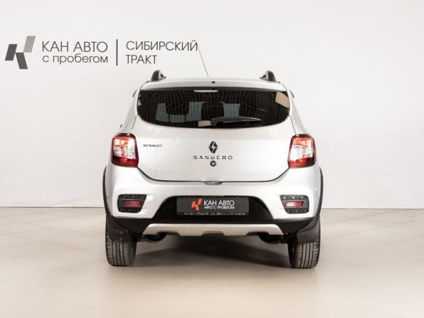 Renault Sandero II с пробегом 2015 года, цена 831 000 рублей, 129000 км, хэтчбек, Автокод Объявления
