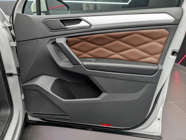 Volkswagen Tiguan II Рестайлинг с пробегом 2021 года, цена 2 950 000 рублей, 87181 км, внедорожник, Автокод Объявления