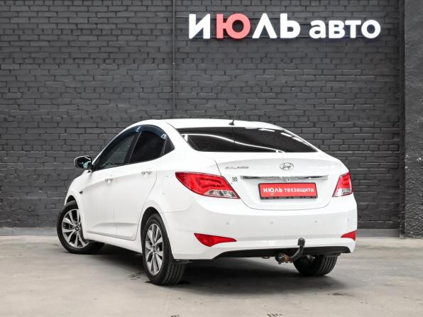 Hyundai Solaris I Рестайлинг с пробегом 2015 года, цена 1 000 000 рублей, 191370 км, седан, Автокод Объявления