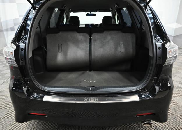 Toyota Wish II Рестайлинг с пробегом 2012 года, цена 1 680 000 рублей, 127962 км, минивэн, Автокод Объявления