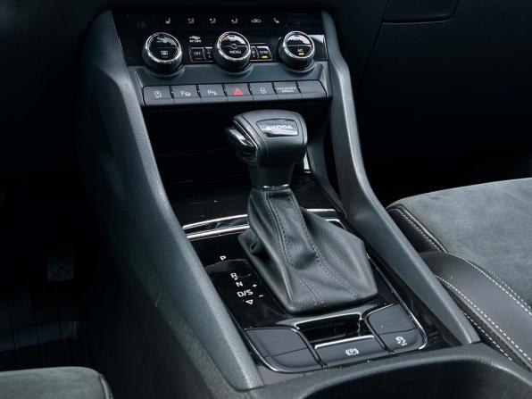 Skoda Karoq I с пробегом 2020 года, цена 2 193 500 рублей, 105024 км, внедорожник, Автокод Объявления