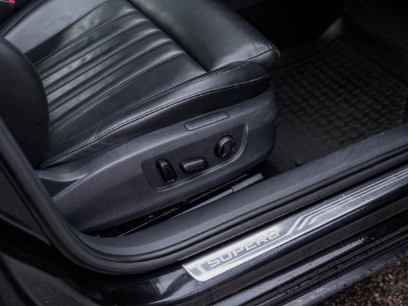 Skoda Superb III с пробегом 2016 года, цена 1 568 000 рублей, 193302 км, универсал, Автокод Объявления