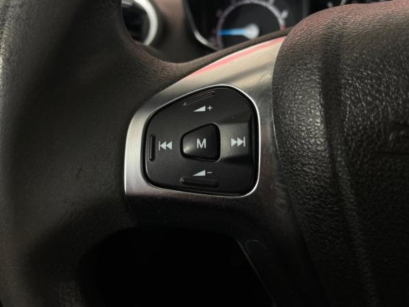 Ford Fiesta Mk6 Рестайлинг с пробегом 2016 года, цена 735 000 рублей, 152200 км, седан, Автокод Объявления