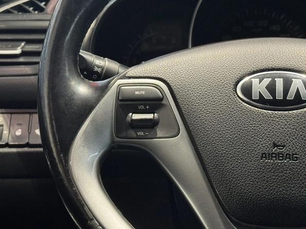 Kia Rio III Рестайлинг с пробегом 2015 года, цена 995 000 рублей, 137001 км, седан, Автокод Объявления
