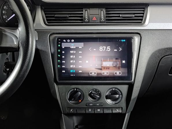 Skoda Rapid I с пробегом 2015 года, цена 525 000 рублей, 249030 км, лифтбек, Автокод Объявления