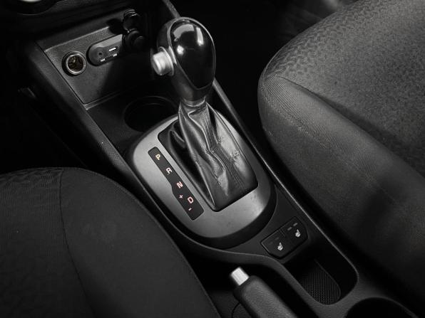 Kia Rio III Рестайлинг с пробегом 2017 года, цена 929 900 рублей, 178621 км, хэтчбек, Автокод Объявления