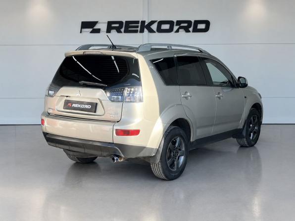 Mitsubishi Outlander II с пробегом 2008 года, цена 969 000 рублей, 259953 км, внедорожник, Автокод Объявления