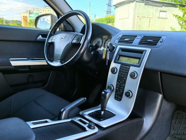 Volvo S40 II Рестайлинг с пробегом 2011 года, цена 650 000 рублей, 180000 км, седан, Автокод Объявления