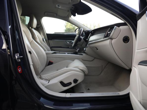 Volvo V90 Cross Country I с пробегом 2017 года, цена 3 206 000 рублей, 137989 км, универсал, Автокод Объявления