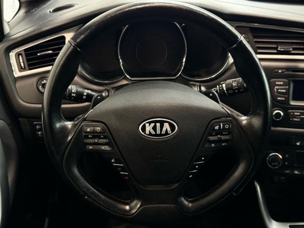 Kia Ceed II Рестайлинг с пробегом 2015 года, цена 1 060 000 рублей, 171000 км, хэтчбек, Автокод Объявления