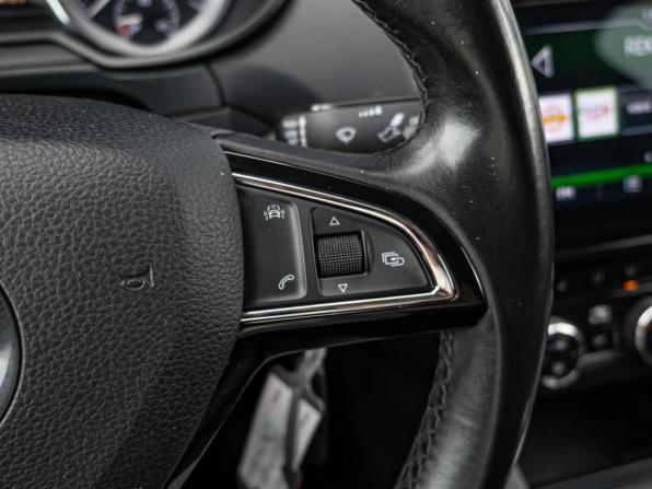 Skoda Octavia III (A7) Рестайлинг с пробегом 2018 года, цена 1 939 000 рублей, 124603 км, лифтбек, Автокод Объявления