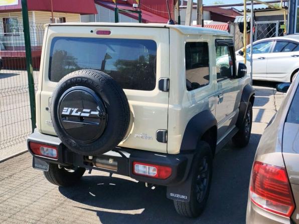 Suzuki Jimny IV с пробегом 2022 года, цена 2 400 000 рублей, 28862 км, внедорожник, Автокод Объявления