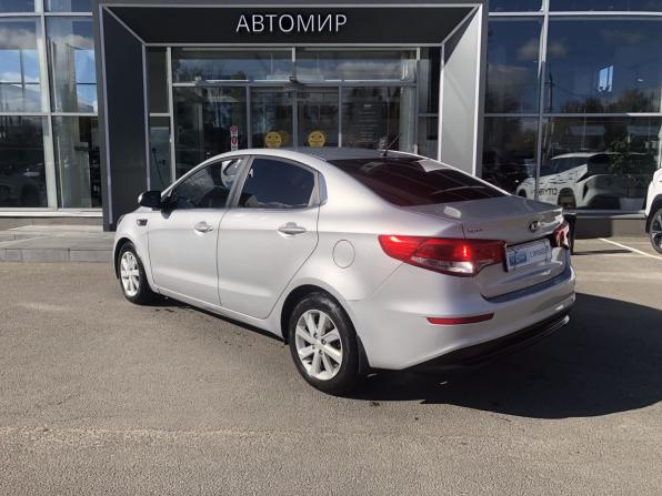 Kia Rio III Рестайлинг с пробегом 2015 года, цена 1 062 000 рублей, 180367 км, седан, Автокод Объявления