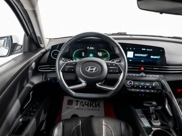 Hyundai Elantra VII (CN7) Рестайлинг с пробегом 2023 года, цена 1 950 500 рублей, 56078 км, седан, Автокод Объявления