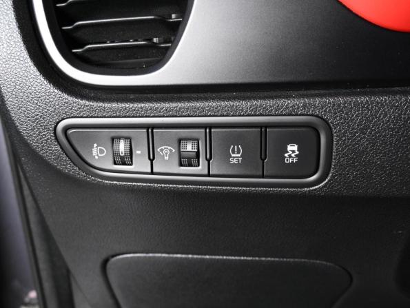 Kia Rio IV Рестайлинг с пробегом 2022 года, цена 1 869 000 рублей, 63527 км, седан, Автокод Объявления