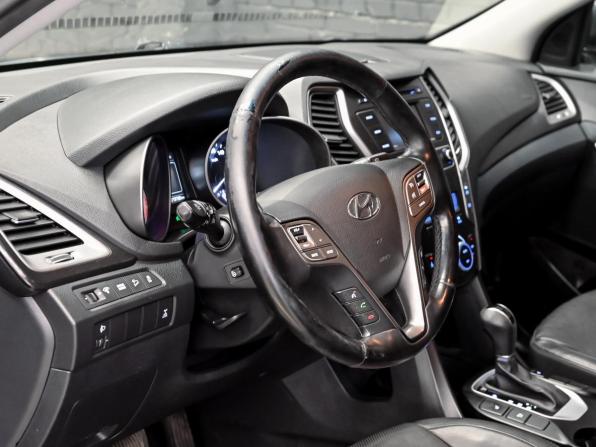 Hyundai Santa Fe III Рестайлинг с пробегом 2016 года, цена 1 790 000 рублей, 213671 км, внедорожник, Автокод Объявления