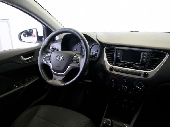 Hyundai Solaris II с пробегом 2017 года, цена 699 000 рублей, 247039 км, седан, Автокод Объявления