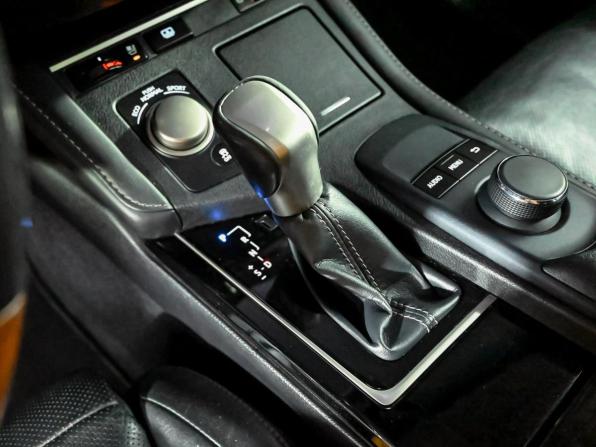 Lexus ES VI Рестайлинг с пробегом 2015 года, цена 1 850 000 рублей, 186746 км, седан, Автокод Объявления