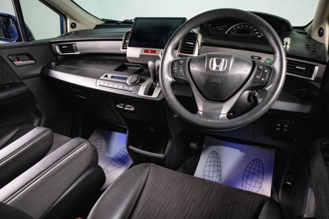 Honda Freed I Рестайлинг 2 с пробегом 2015 года, цена 1 259 000 рублей, 177283 км, компактвэн, Автокод Объявления