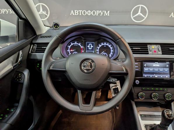 Skoda Octavia III (A7) Рестайлинг с пробегом 2019 года, цена 1 400 000 рублей, 92770 км, лифтбек, Автокод Объявления