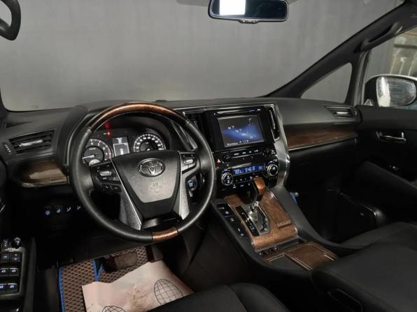 Toyota Alphard III с пробегом 2015 года, цена 3 250 000 рублей, 376772 км, минивэн, Автокод Объявления