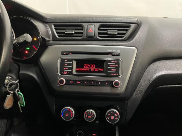 Kia Rio III Рестайлинг с пробегом 2016 года, цена 1 020 000 рублей, 148423 км, седан, Автокод Объявления