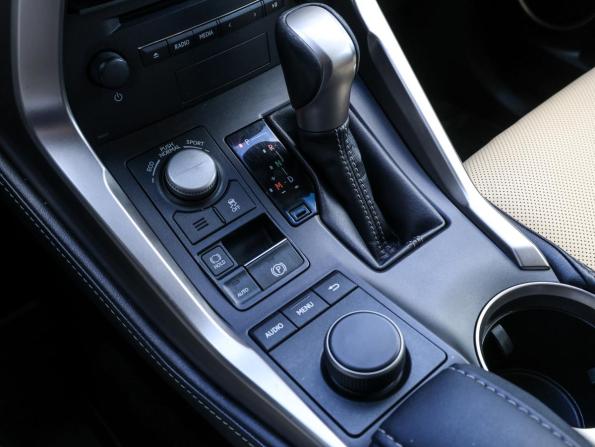 Lexus NX I с пробегом 2016 года, цена 2 349 000 рублей, 194015 км, внедорожник, Автокод Объявления