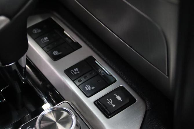 Toyota Land Cruiser 200 Series Рестайлинг 2 с пробегом 2016 года, цена 5 465 750 рублей, 247442 км, внедорожник, Автокод Объявления