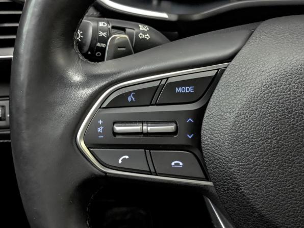 Hyundai Santa Fe IV Рестайлинг с пробегом 2022 года, цена 4 089 000 рублей, 41762 км, внедорожник, Автокод Объявления