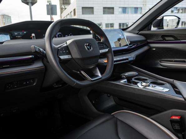 Changan UNI-V I с пробегом 2024 года, цена 2 739 000 рублей, 29607 км, лифтбек, Автокод Объявления