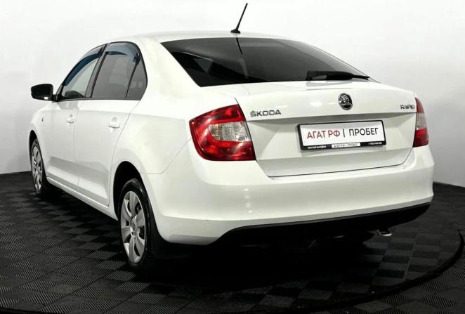 Skoda Rapid I с пробегом 2016 года, цена 1 175 000 рублей, 71856 км, лифтбек, Автокод Объявления