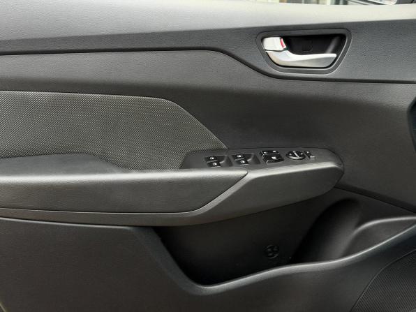 Hyundai Solaris II с пробегом 2017 года, цена 1 250 000 рублей, 164209 км, седан, Автокод Объявления