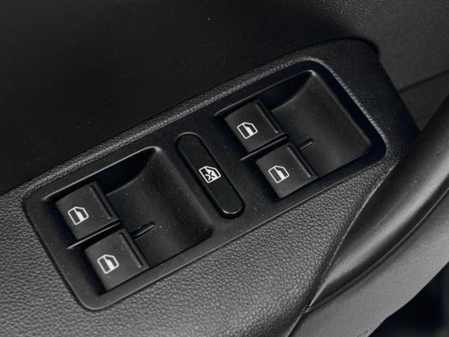 Volkswagen Polo V Рестайлинг Екатеринбург  - изображение 20