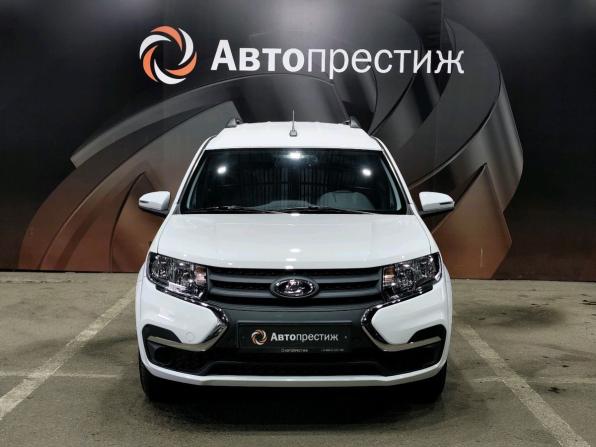 Lada (ВАЗ) Largus I Рестайлинг с пробегом 2024 года, цена 1 600 000 рублей, 112 км, универсал, Автокод Объявления