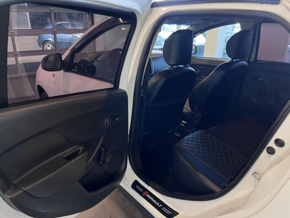 Renault Logan II Рестайлинг с пробегом 2018 года, цена 517 000 рублей, 205542 км, седан, Автокод Объявления