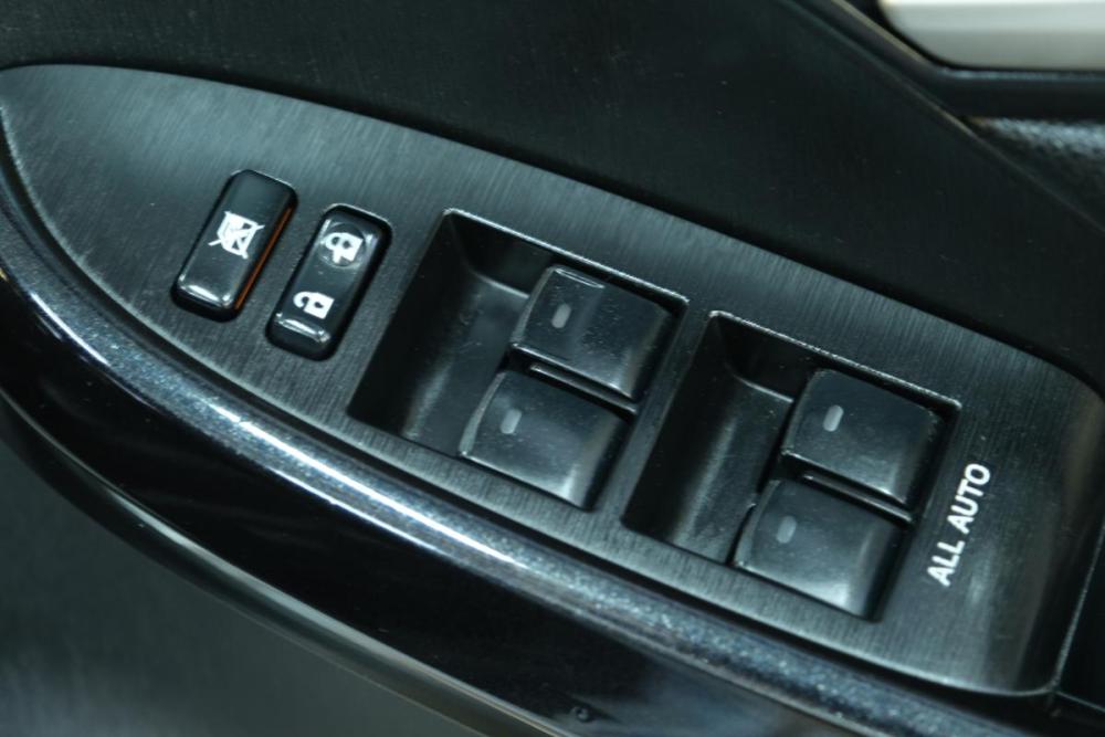 Toyota Prius III Рестайлинг (XW30) Омск  - изображение 9