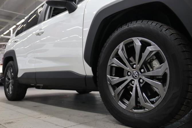 Toyota RAV4 V (XA50) с пробегом 2023 года, цена 3 795 950 рублей, 29864 км, внедорожник, Автокод Объявления