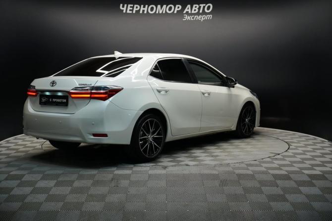Toyota Corolla XI (E160 E170 E180) Рестайлинг 1 с пробегом 2017 года, цена 1 799 000 рублей, 88669 км, седан, Автокод Объявления