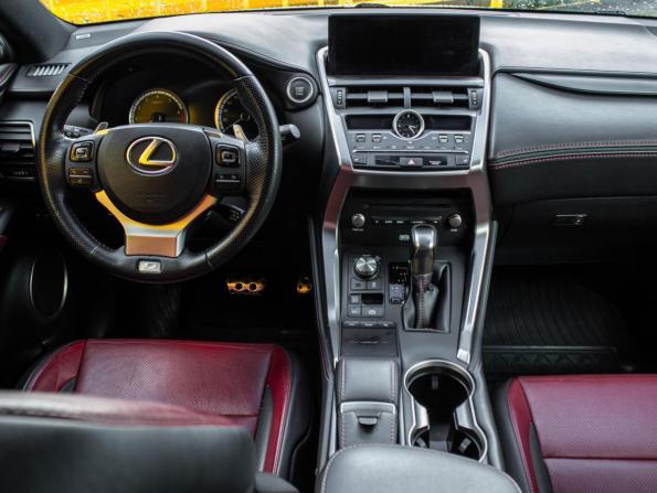 Lexus NX I Рестайлинг с пробегом 2019 года, цена 3 999 000 рублей, 66056 км, внедорожник, Автокод Объявления